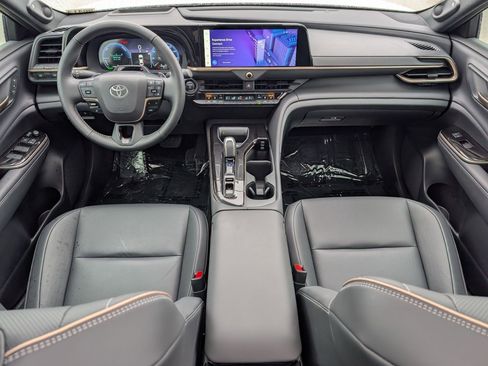Used 2026 Toyota Crown Platinum AWD/4WD image 28