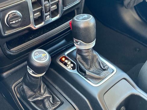 Used 2023 Jeep Wrangler Unlimited Sport AWD/4WD image 27