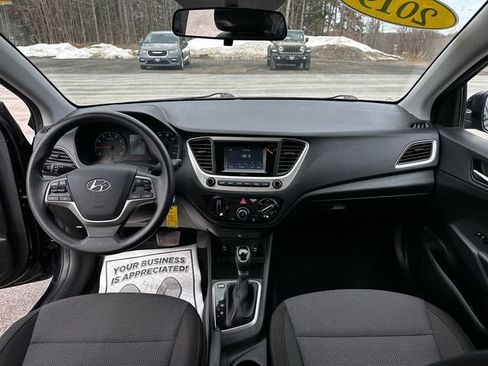 Used 2019 Hyundai Accent SE image 11