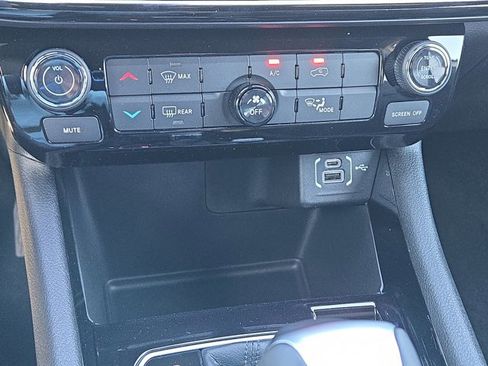 New 2026 Jeep Compass Latitude image 26