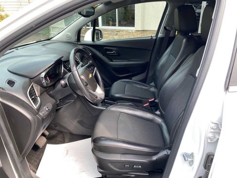 Used 2018 Chevrolet Trax LT w/ LT Convenience Package AWD/4WD image 10