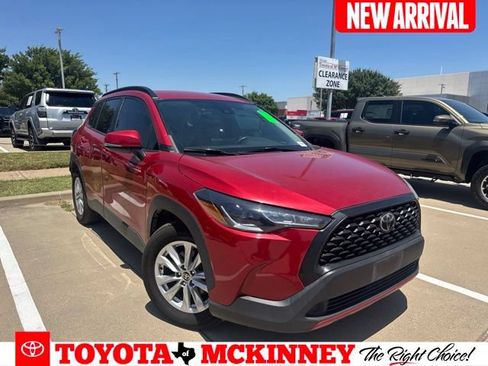 Used 2022 Toyota Corolla Cross LE FWD image 1