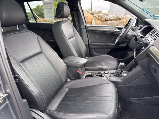 Certified 2023 Volkswagen Tiguan SE R-Line AWD/4WD image 13