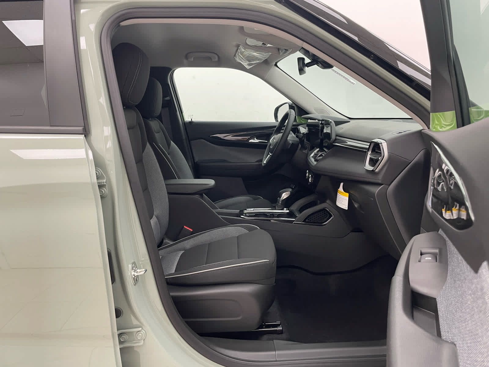New 2026 Chevrolet TrailBlazer LT w/ Convenience Package AWD/4WD image 15