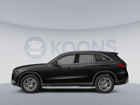Used 2025 Mercedes-Benz GLC 300 4MATIC image 4