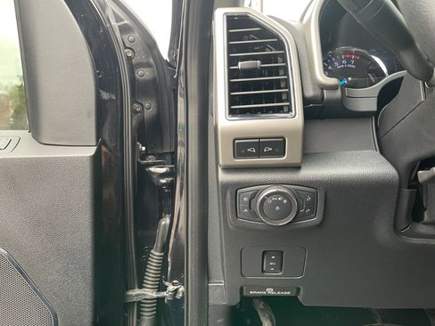 Used 2019 Ford F250 Lariat w/ Lariat Value Package image 15