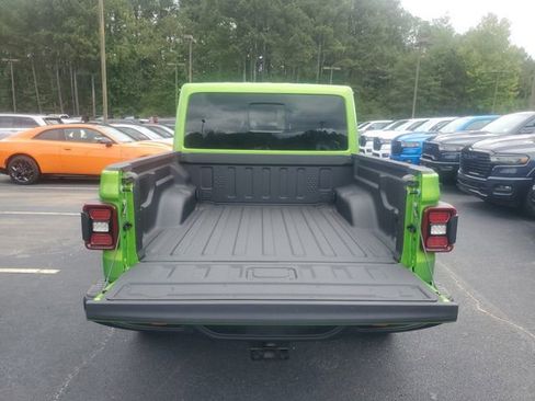 New 2025 Jeep Gladiator Mojave image 11