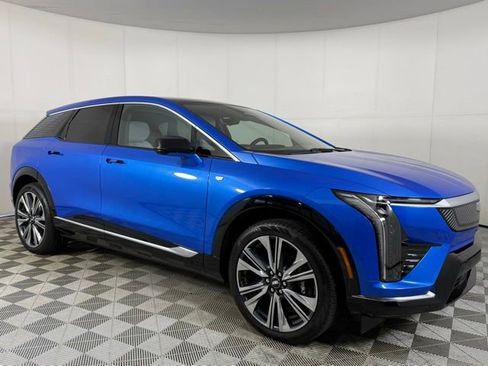 New 2026 Cadillac Optiq Luxury 2 AWD/4WD image 9