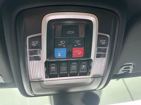 Used 2025 RAM 1500 Limited AWD/4WD image 21