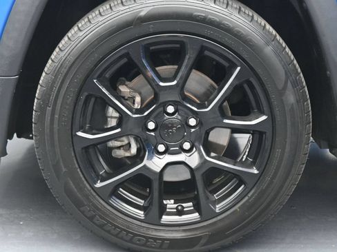 Used 2022 Jeep Compass Latitude FWD image 23