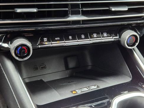 New 2026 Chevrolet Traverse LT w/ LPO, Floor Liner Package image 29