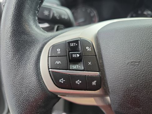 Used 2020 Ford Explorer XLT w/ Equipment Group 202A image 18