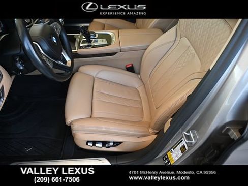 Used 2022 BMW 750i xDrive AWD/4WD image 13