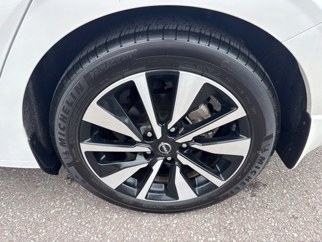 Certified 2025 Nissan Sentra SV w/ SV Premium Package FWD image 34