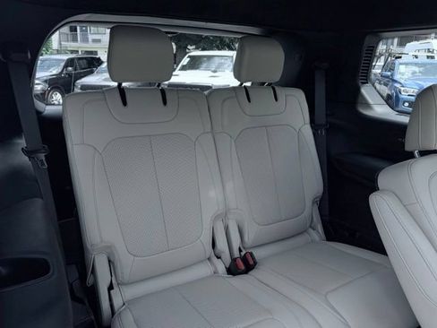 Used 2023 Jeep Grand Cherokee L Limited w/ Luxury Tech Group II AWD/4WD image 36