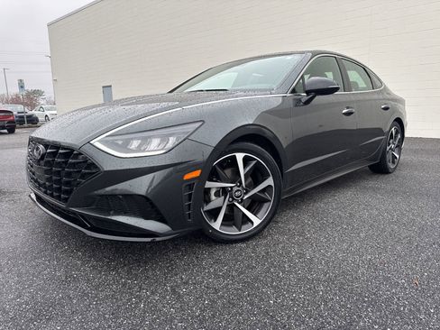 Used 2023 Hyundai Sonata SEL Plus image 3