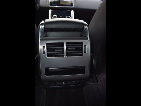Used 2018 Land Rover Range Rover Sport SE AWD/4WD image 28