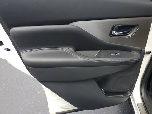 Certified 2024 Nissan Murano SV w/ SV Midnight Edition Package AWD/4WD image 9