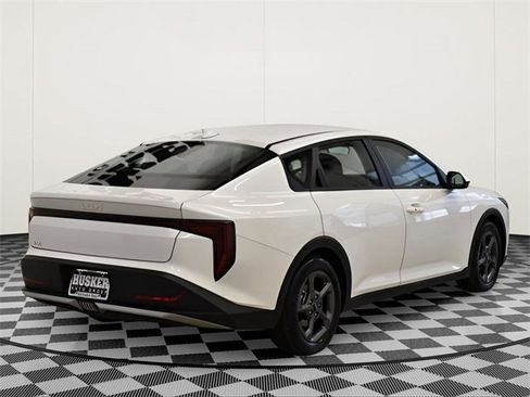 Used 2025 Kia K4 image 4