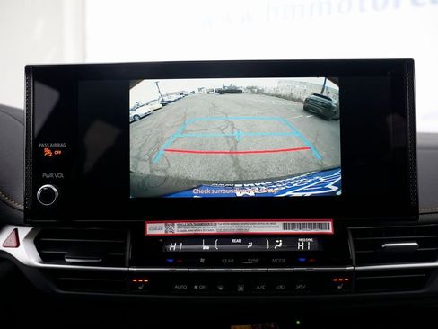 Used 2025 Toyota Sienna XLE Woodland Edition image 46