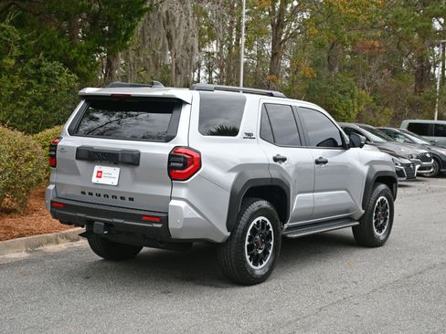 Certified 2025 Toyota 4Runner TRD Off-Road Premium image 4