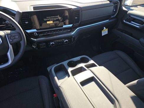 Used 2025 GMC Sierra 1500 Elevation image 10