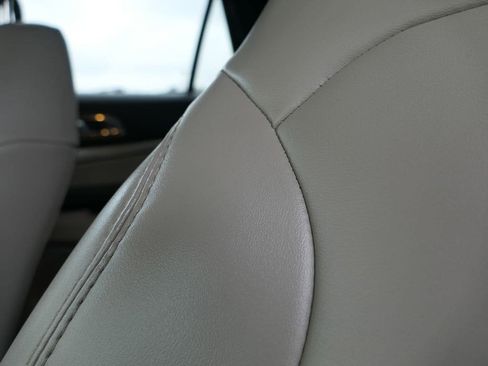 Used 2019 Ford Explorer XLT w/ Equipment Group 202A FWD image 14