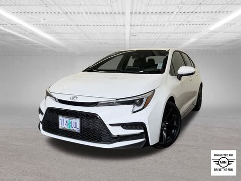 Used 2024 Toyota Corolla SE image 1