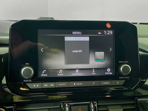 Used 2022 Nissan Pathfinder SV image 12