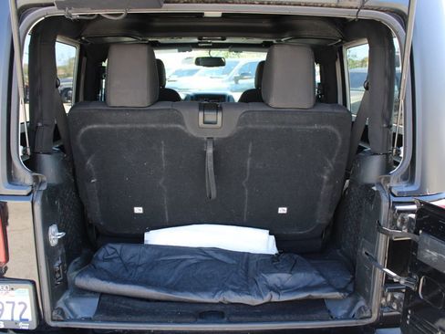 Used 2018 Jeep Wrangler Sport AWD/4WD image 10