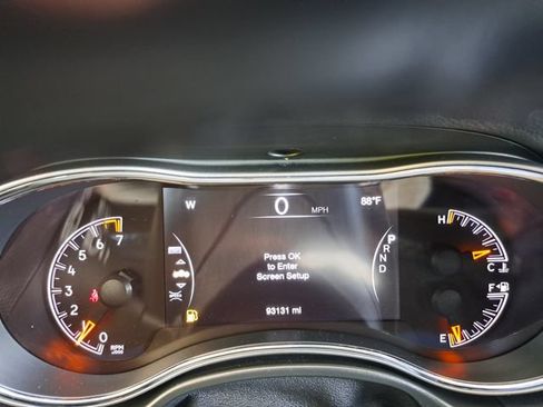 Used 2020 Jeep Grand Cherokee Laredo w/ Quick Order Package 2BN North AWD/4WD image 8