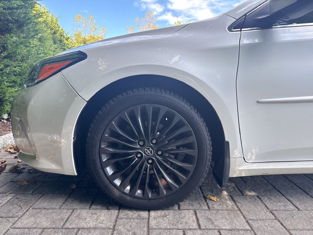 Used 2017 Toyota Avalon Touring w/ Carpet Mat Package FWD image 9