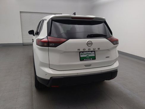 Used 2024 Nissan Rogue S AWD/4WD image 6