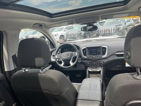 Used 2024 GMC Terrain SLE w/ Driver Convenience Package FWD image 52