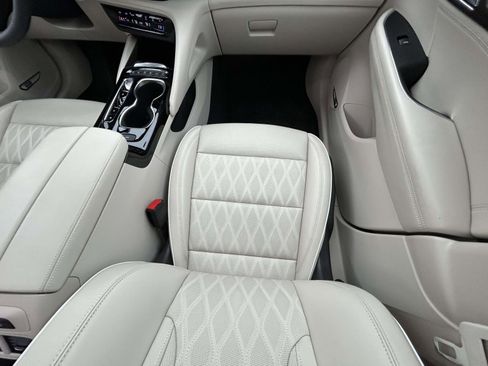 Used 2023 Buick Envision Avenir image 15