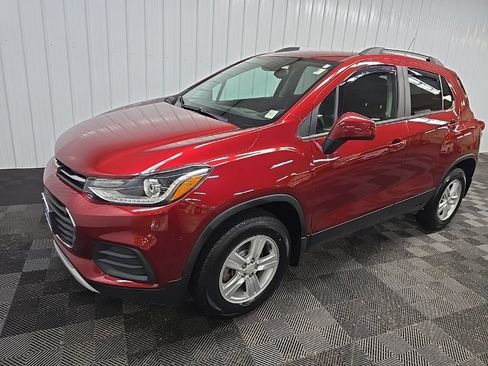 Used 2021 Chevrolet Trax LT w/ LT Convenience Package AWD/4WD image 8