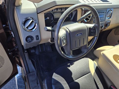 Used 2011 Ford F250 Lariat w/ Lariat Interior Pkg image 26
