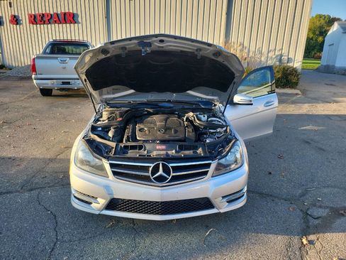 Used 2014 Mercedes-Benz C 300 4MATIC Sedan image 33
