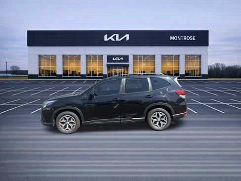 Used 2023 Subaru Forester Premium AWD/4WD image 9
