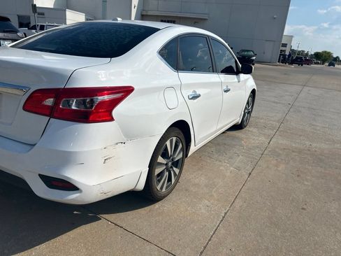 Used 2019 Nissan Sentra SV w/ Special Edition Package FWD image 4