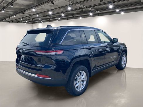 New 2026 Jeep Grand Cherokee Laredo X AWD/4WD image 4