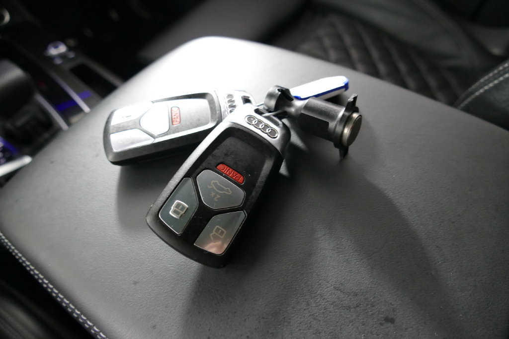 Used 2023 Audi SQ5 Prestige AWD/4WD image 23