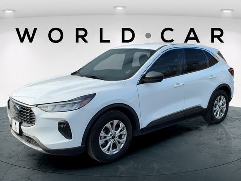 Used 2023 Ford Escape Active FWD image 3