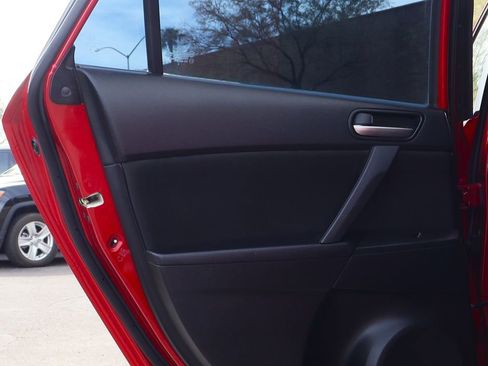 Used 2013 MAZDA MAZDA3 i Touring image 28