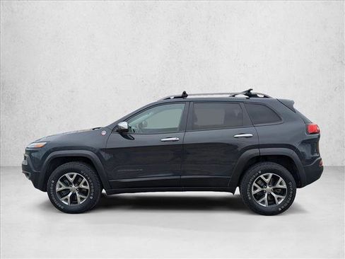 Used 2017 Jeep Cherokee Trailhawk AWD/4WD image 9