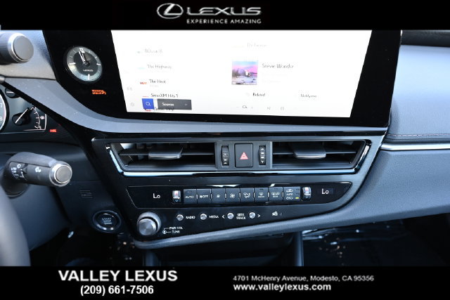 Used 2025 Lexus ES 350 w/ Premium Package FWD image 8