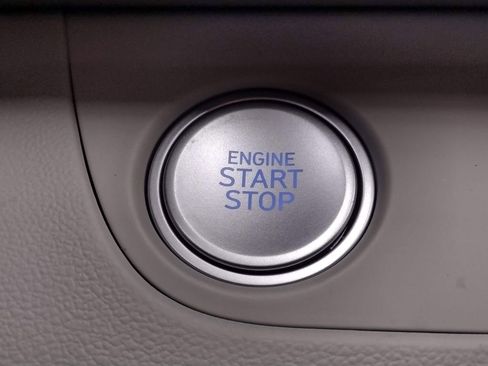 New 2026 Hyundai Elantra Limited FWD image 35