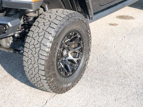 Certified 2024 Jeep Gladiator Rubicon w/ Technology Group image 9