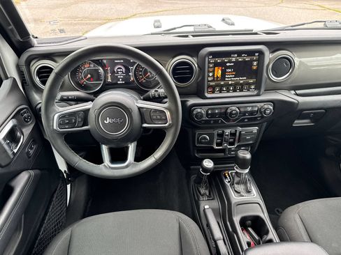 Used 2023 Jeep Wrangler Unlimited Sahara w/ Cold Weather Group AWD/4WD image 22