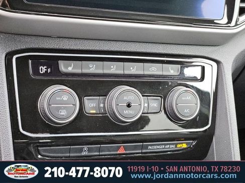 Used 2022 Volkswagen Atlas Cross Sport SE image 22